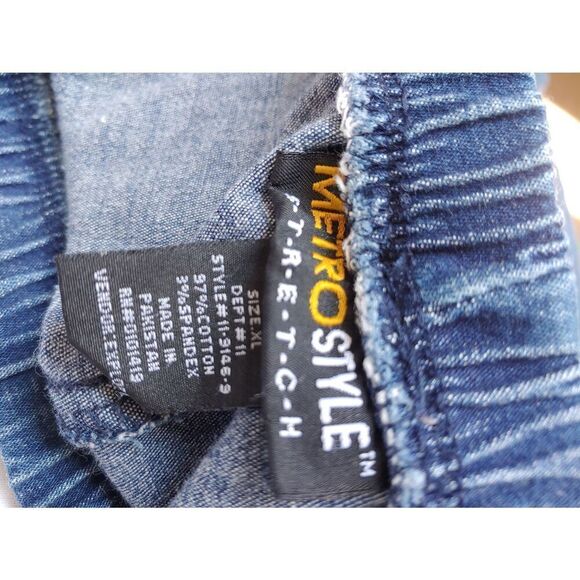Metrostyle Women's Size XL Denim Blue Stretch Distressed Capris Cropped Pants. - Picture 6 of 7